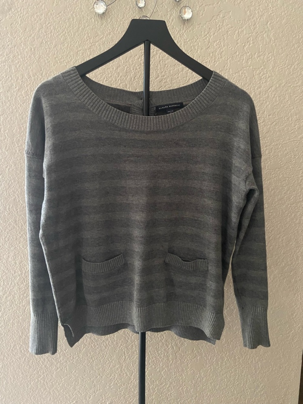 Banana Republic Women's Gray Striped Scoop Neck Sweater with Pockets Size Small